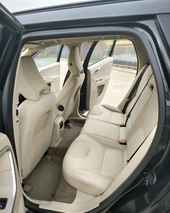 Volvo XC 60 cena 39500 przebieg: 247876, rok produkcji 2010 z Wrocław małe 232